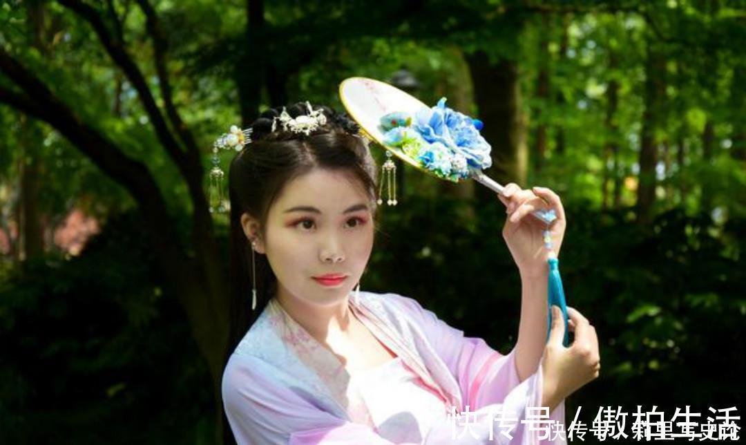 少年时代|元稹的一片深情让人感动,这首经典的《桃花》,每一句都很感人