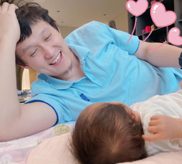 杨臻博|美艳动人!惠若琪生娃后二次发育,博士老公胡子拉碴满脸憔悴