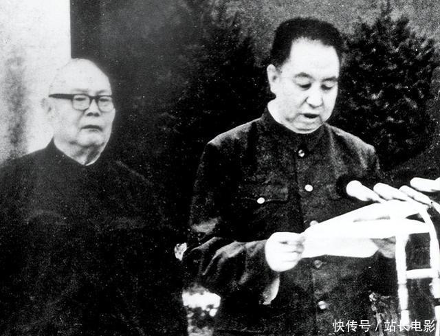 <p>不过，到了9月16日，汪东兴突然找到周启才，建议悼词加上几句话，就是“三要三不要”，具体来说就是       “要搞马克思主义，不要搞修正主义；要团结，不要分裂；要光明正大，不要搞阴谋诡计”       。       周启才向华国锋汇报后，华国锋、叶剑英等人也表示同意，就在悼词中加上了那几句话。       1976年9月18日，毛主席的追悼大会在天安门广场举行，由华国锋致悼词，来自全国各地的代表共100多万人，共同见证了这场举世同悲的追悼会。       （参考资料：《文史博览》《世纪》《中华读书报》《文汇报》）       #历史开讲#</p>