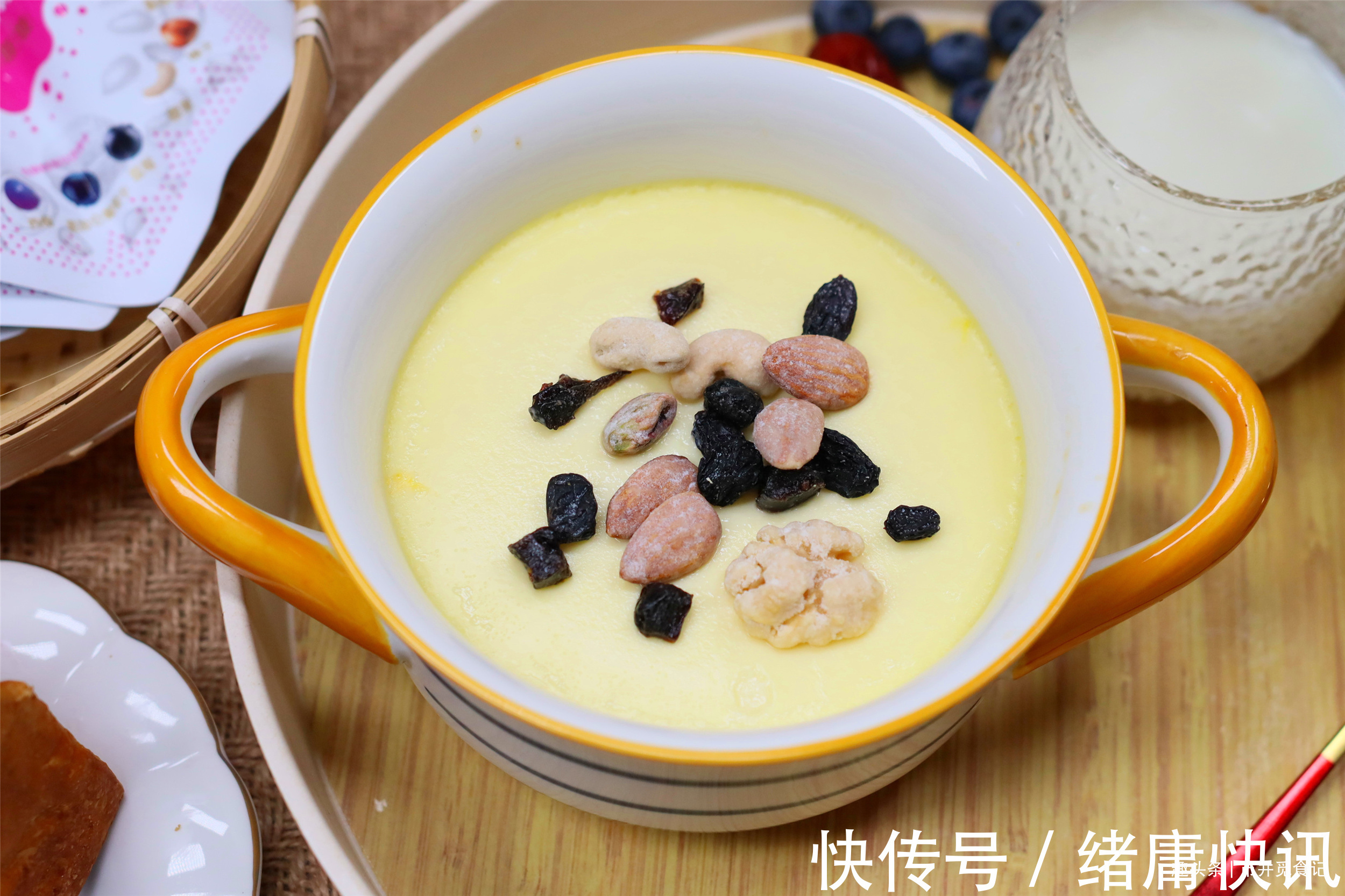 70岁老两口,蒸的鸡蛋羹火了,太懂食材搭配,每天1碗营养全有了