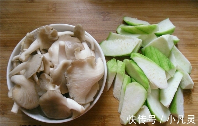 补水|进入深秋,我家三天两头喝这碗汤,十多块钱煮一锅,去燥润肌肤