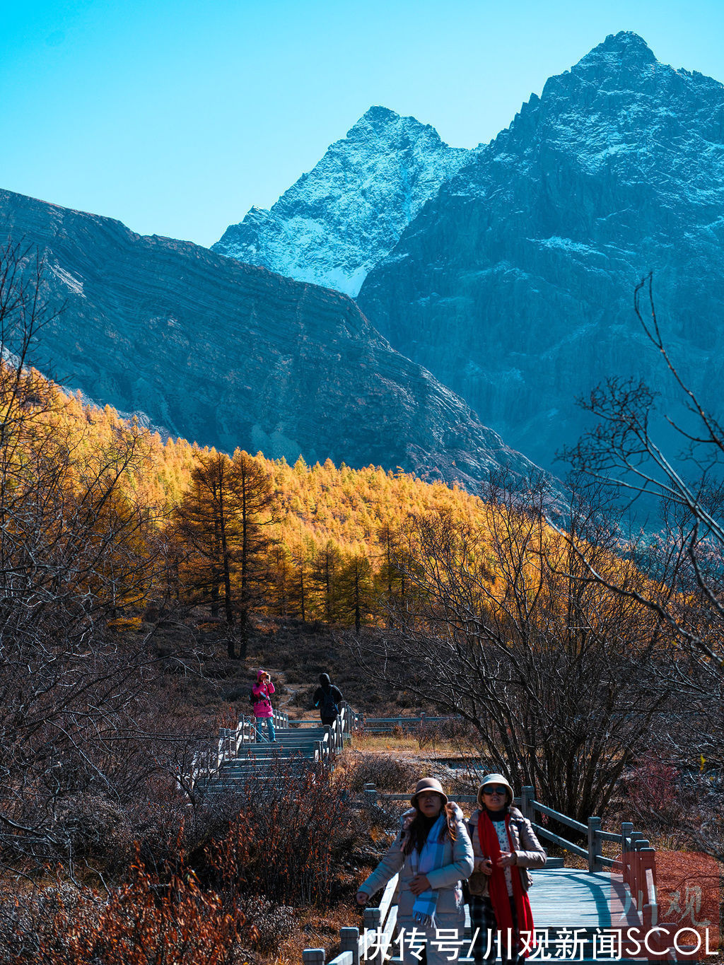 秋色|视频｜延时镜头下的亚丁秋景，每一帧都是绝美油画