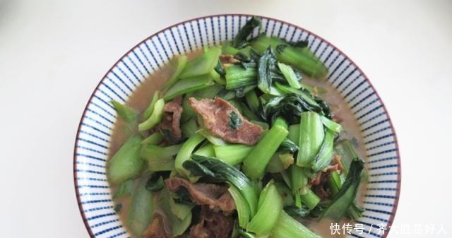 夫妻俩日常晚餐,三道家常菜,简单却不失营养,花钱不多吃得舒服!