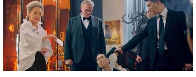 周丹泰|《顶楼》这三个反转看的太爽，但有一个真遗憾