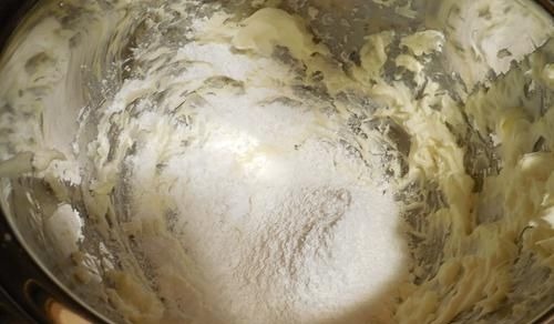 父母眼中的蛋糕VS我们期待收到的蛋糕,吃货我只想正常过个生日