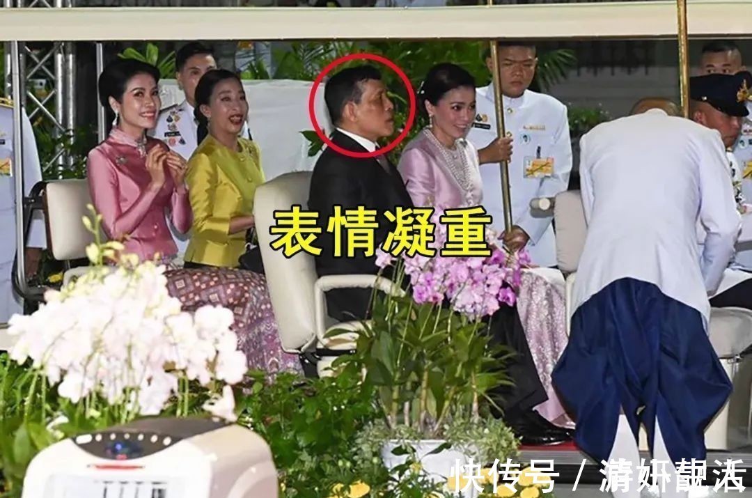 诗妮娜贵妃$68岁泰王玩“心跳”,首次带两位娇妻坐电动车,表情凝重太紧张了