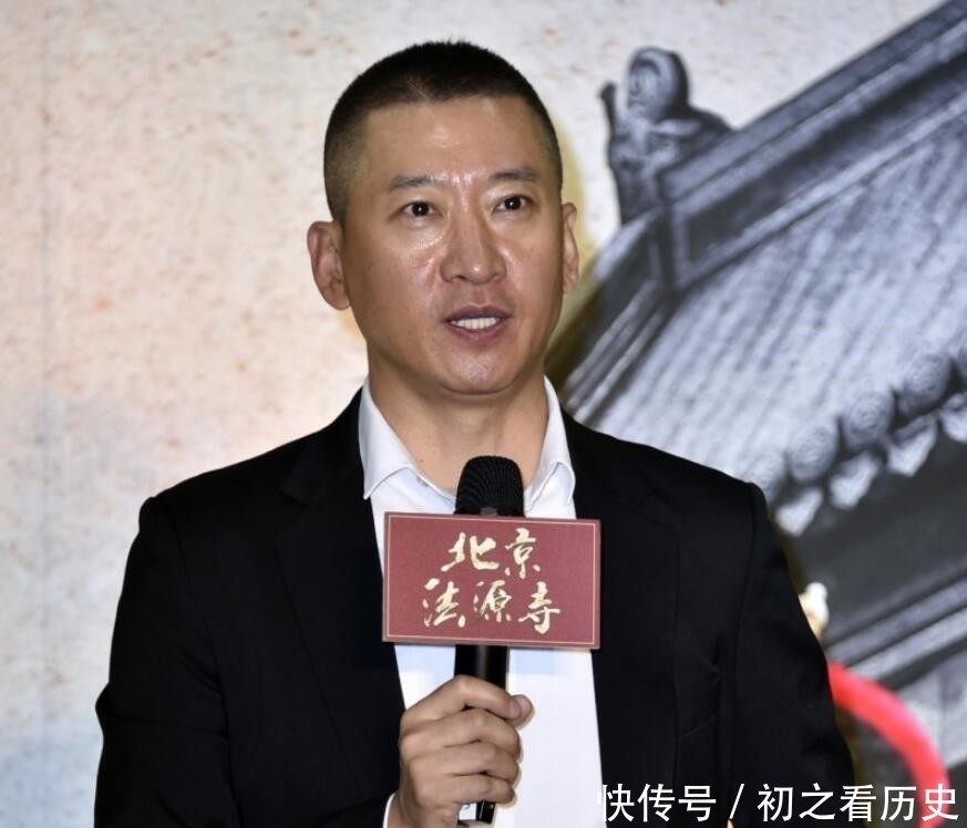 周杰伦 周杰牵手郭麒麟,合唱《还珠格格》主题曲,这个画面你真不能理解