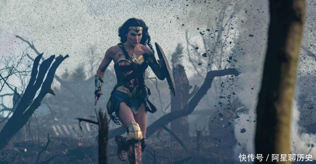 捷克|现实版女儿国,美少女皇家卫队,让无数男人闻风丧胆的一支部队