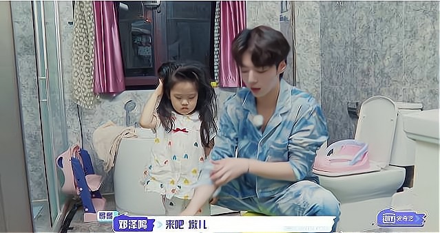 小尾巴中的4对兄妹，聂泽宁安安被称作神仙兄妹，酷似白真白浅