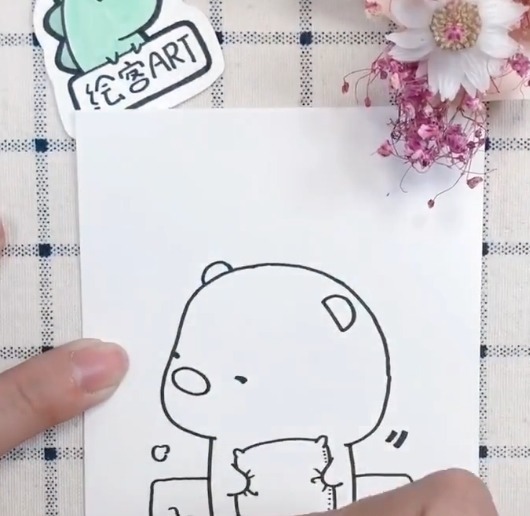简笔画!美术生简笔画小熊,自称看了都喜欢,网友:这次给你面子