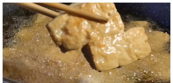 豆腐|豆腐里加4块臭豆腐,不炒也不炖,连吃一个月也吃不腻,太好吃了