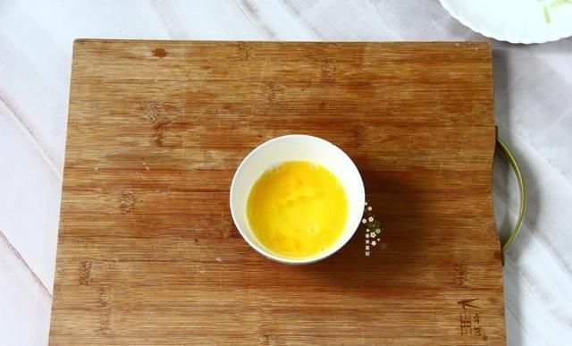 豌豆苗|面条煮一煮,煎一煎,香喷喷,我家孩子很爱吃,一次做一份不够吃