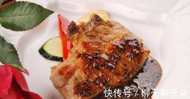香浓|猪腿肉就该这么吃，教你一道香煎猪排，营养美味、香浓多汁！