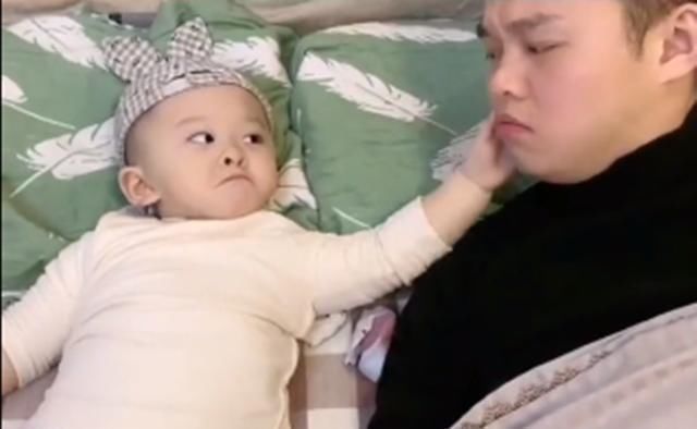 打呼噜|爸爸呼噜声太响,宝宝终于放了大招,网友穿尿不湿的惹不起