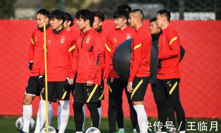 刘彬彬|国足大合影出炉!客战日本越南备选名单曝光,泰山队7人入选