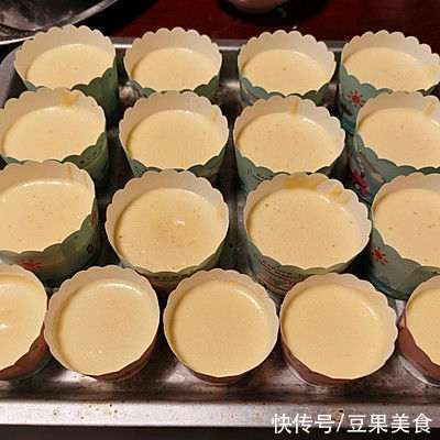 纸杯蛋糕|万万没想到,让我爱上下厨的竟是草莓奶油纸杯蛋糕