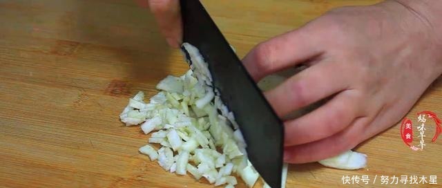 喜欢|早餐,吃包子油条,不如吃此饼,做法懒人,挑食的孩子很喜欢