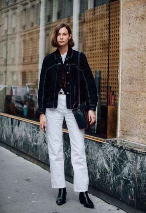 时髦的女人很少选阔腿裤了，今年流行的是“豆腐裤”，显瘦又显高