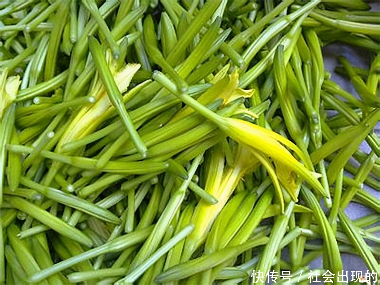 食物|女性不想显老,不妨多吃3种食物,排毒养颜,皮肤更光滑