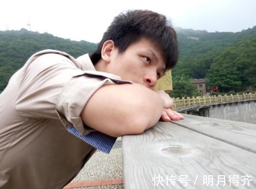 小李|新年我给父母1万块,孩子收到压岁钱却大哭,我们没吃饭就走了
