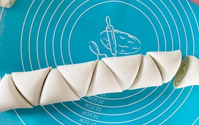 白绿|白绿双色花卷做法,详解2种面团配方,再笨也学得会