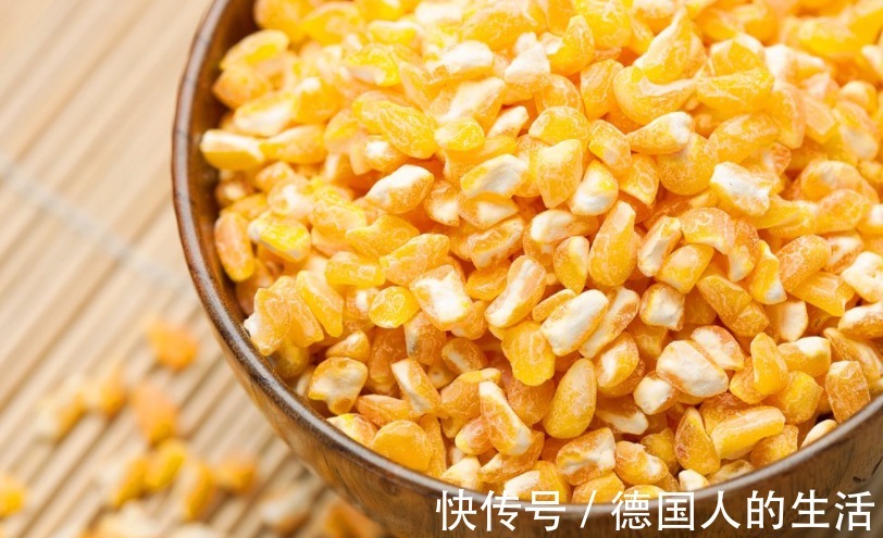 玉米粒|玉米和此物搭配吃，血压不高了，降胆固醇，人的精神越来越好！