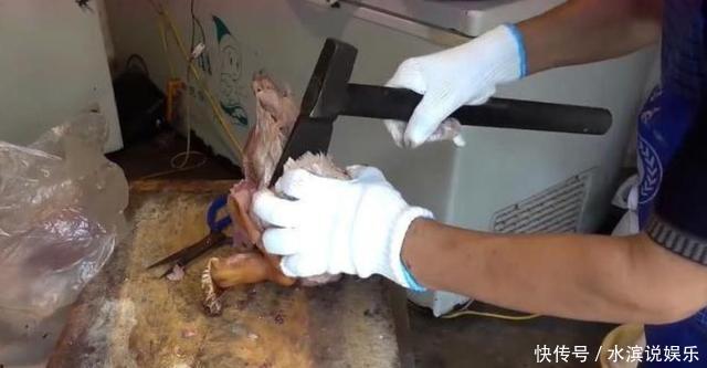  没用|大叔卖祖传“焦炭羊头”20年，1天卖25个就收摊，食客求也没用