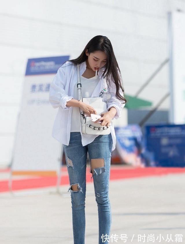 小姐姐|抓住腿细的优势,修身牛仔裤搭配要注意细节,这样才能显瘦