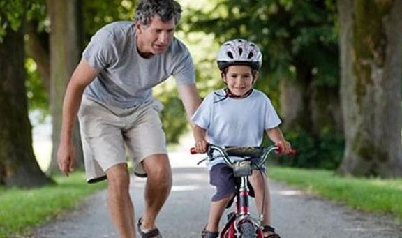 张女士|孩子学东西快就聪明下面四件事,学的越早越伤害孩子,别不信