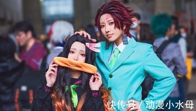 空地上|漫展上遭遇投食你知道正确的应对方法是什么吗?当面丢掉可不行哦