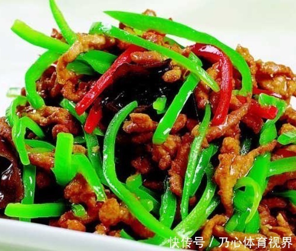 青椒肉丝,厨娘就教你一招,青椒翠绿入味,肉丝鲜嫩好吃