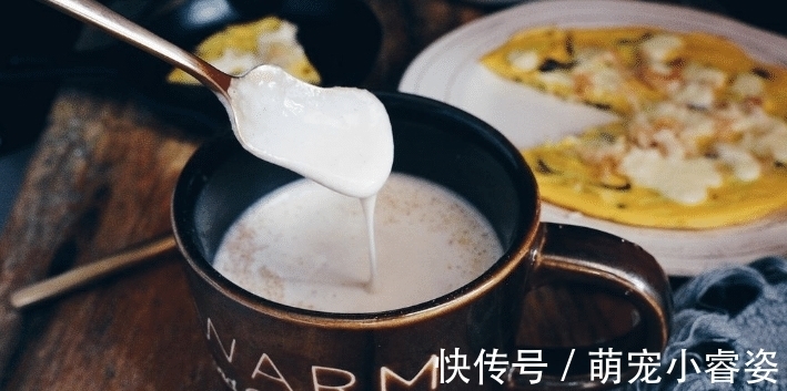 燕麦|牛奶和它是天生一对，隔3天吃一次，小脸红润水灵，像剥壳的鸡蛋