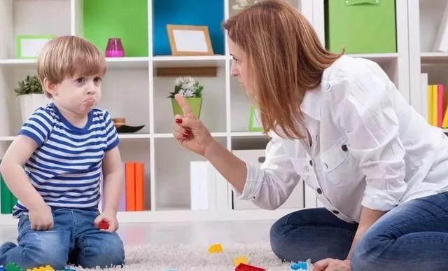 金钱观|孩子找你要钱时,有三句话最好别说,容易带偏娃的三观