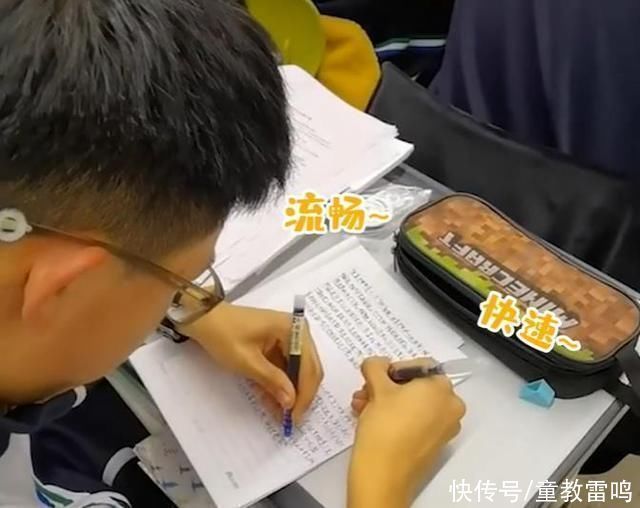 学霸|7岁女孩左右手写字,学霸男生更进一步,左右手写字内容还不同