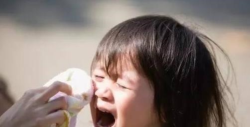 小宝宝|有一种恶,叫中国式逗娃请不要跟孩子开这样的玩笑,一句都不行