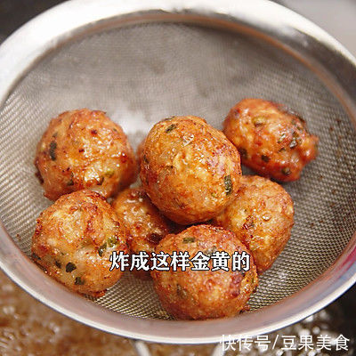 蛋卷|荸荠水果做成全家福，内含8种食材，口口汤鲜