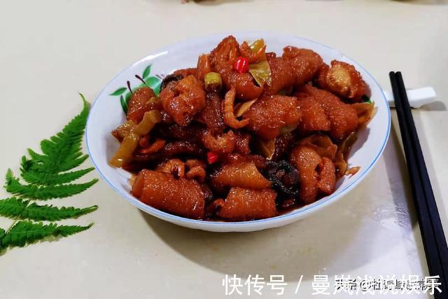 杨桃|家常红烧猪皮,鲜香爽脆,色泽诱人,看到就想吃,连汁水也不剩