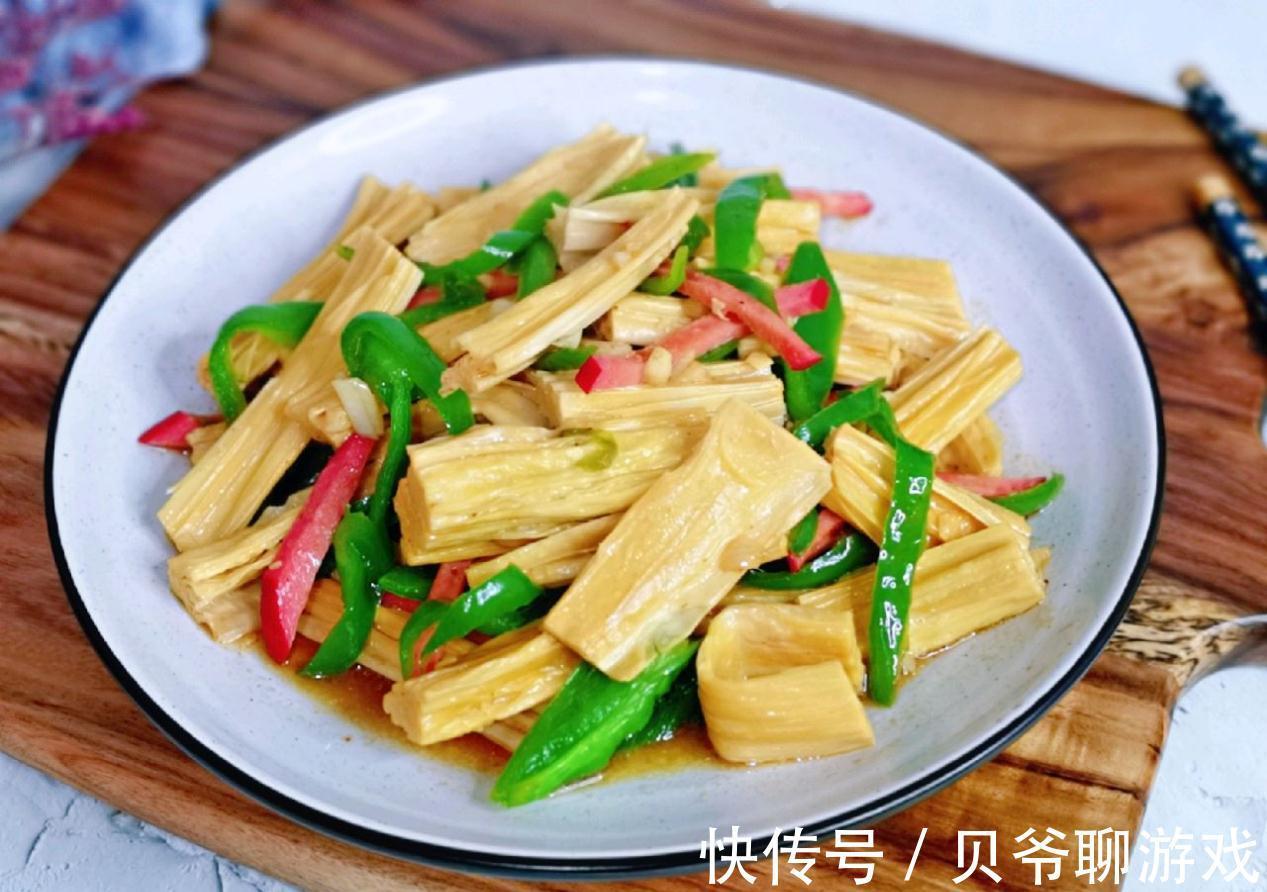 腐竹的家常做法，青椒炒腐竹，5分钟做好一道菜