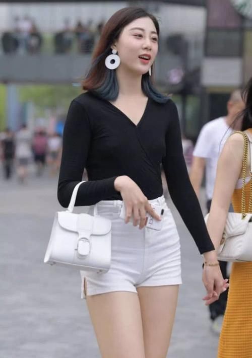 时尚达人们|街拍美女:一米八的小姐姐,这双腿完美