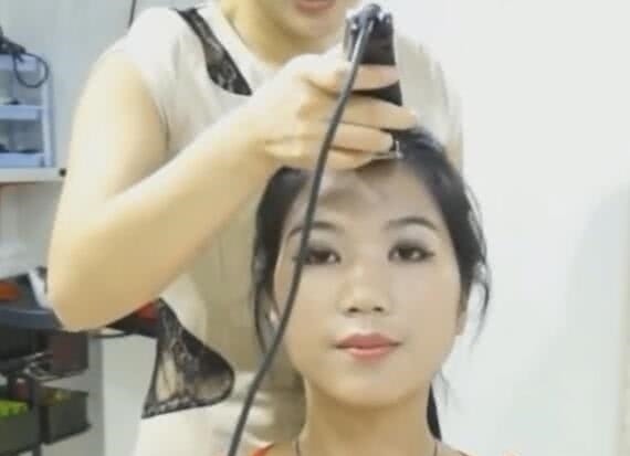 小姐姐 小姐姐去理发店,发型师手一抖剃了个光头,小姐姐哭着同意剃完