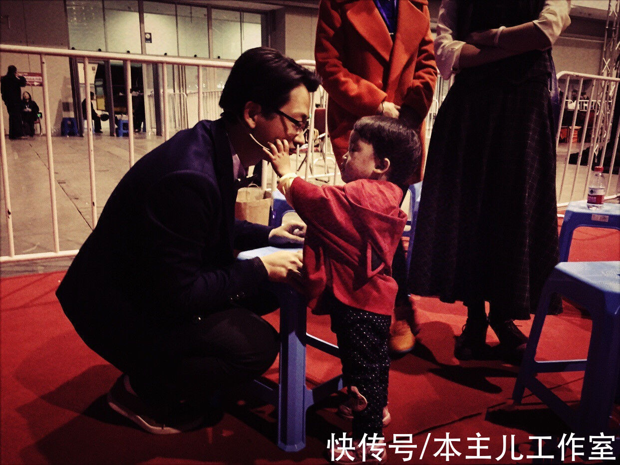 80后李威：憑“最強大腦”走紅，娶大學(xué)學(xué)妹，為女兒參加比賽