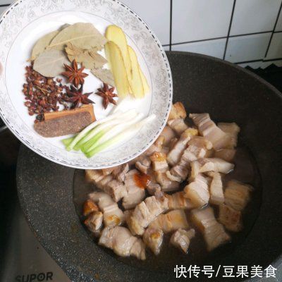 大厨教你这么做红烧肉，分分钟就可以学会