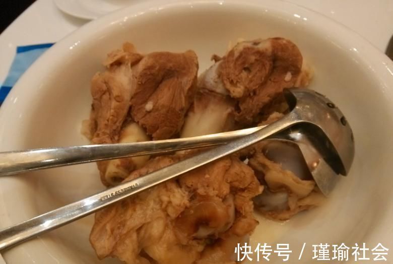 美极了|三种东西扔了很可惜，随手一砸扔进花盆里，养啥都爆盆，美极了