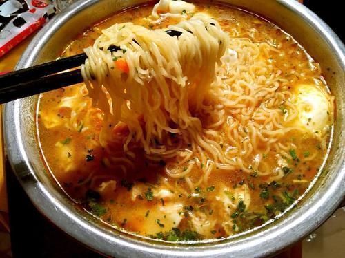 “看上去香，吃着却发腻”的6种食物，马卡龙上榜，你能吃光哪种