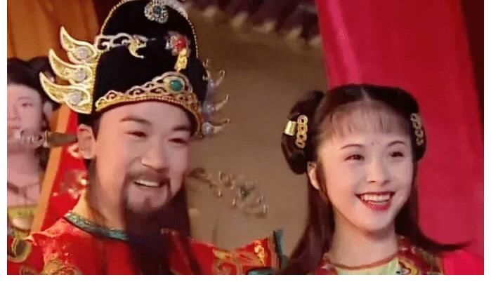 担任|1999年,张国立花费1.5万请赵薇担任《财神到》的女主角,没想到赵薇爽约