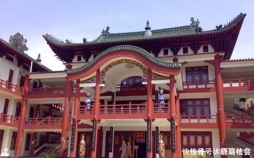 中国最年轻的90后法师 13岁出家,23岁当住持,长相清秀如同女子