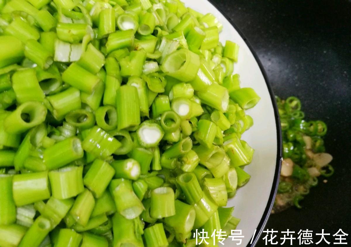 豆豉|秋天要多吃空心菜，鲜嫩又好吃，简单炒一炒就上桌，家人抢着吃