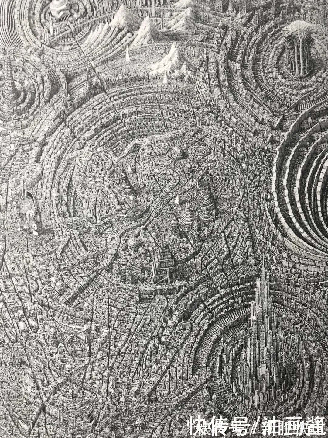 素描#这幅素描耗时1年半,画完后直接“封神”,网友:眼睛都看不过来