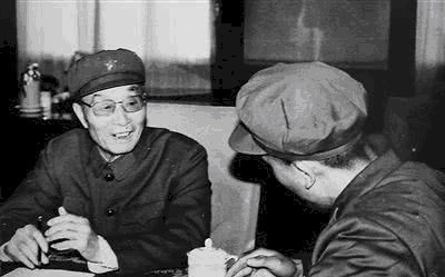 总理|她是军中一枝花，丈夫上将，后成副总理，儿子中将，女婿更厉害！