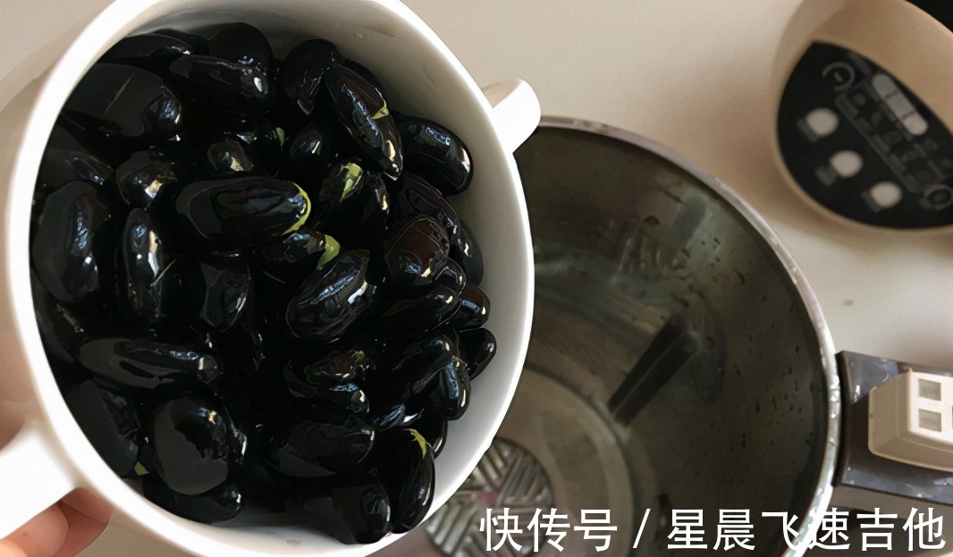 豆浆|天冷要多吃“四黑”,一周喝2次,香浓软糯温补,寒冷冬季顺利过!